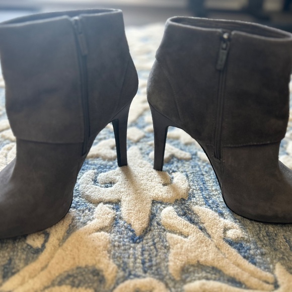 Jessica Simpson Addey Grey Suede Ankle Platform Bootie Size 10 - Picture 2 of 4